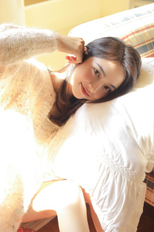 男女一起努力做豆浆